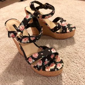 Floral wedges